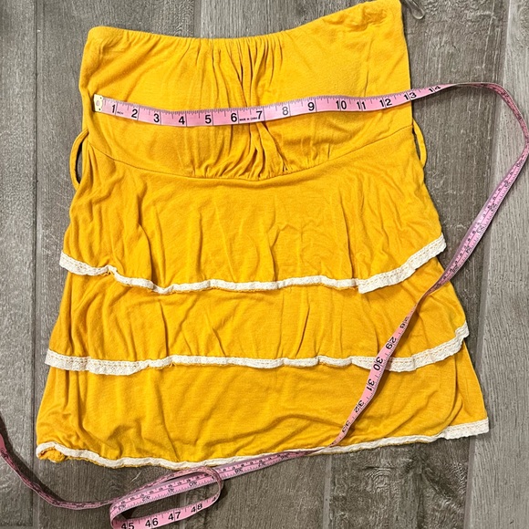 Yellow Strapless Blouse - Picture 5 of 6